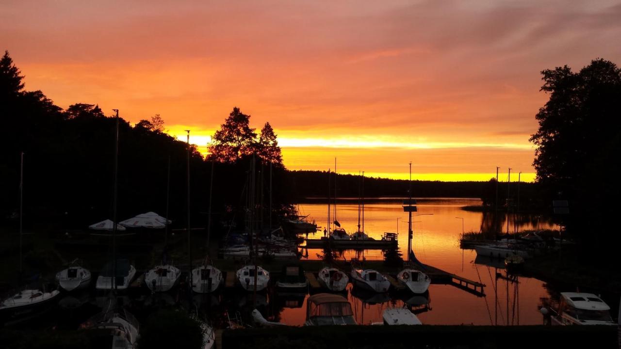 Pensjonat Janus Hotel Ruciane-Nida Eksteriør billede
